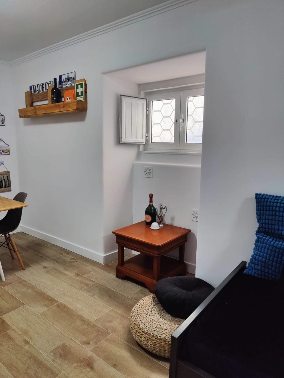 Blue House Amadora City Apartment in Lisbon District