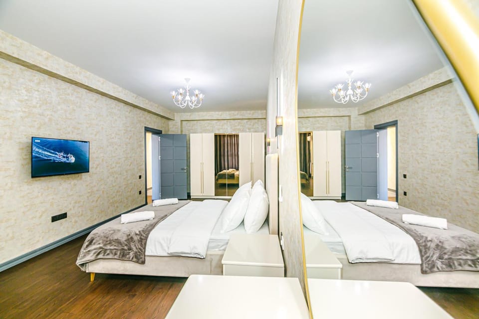 Bed, Bedroom, towels, wardrobe