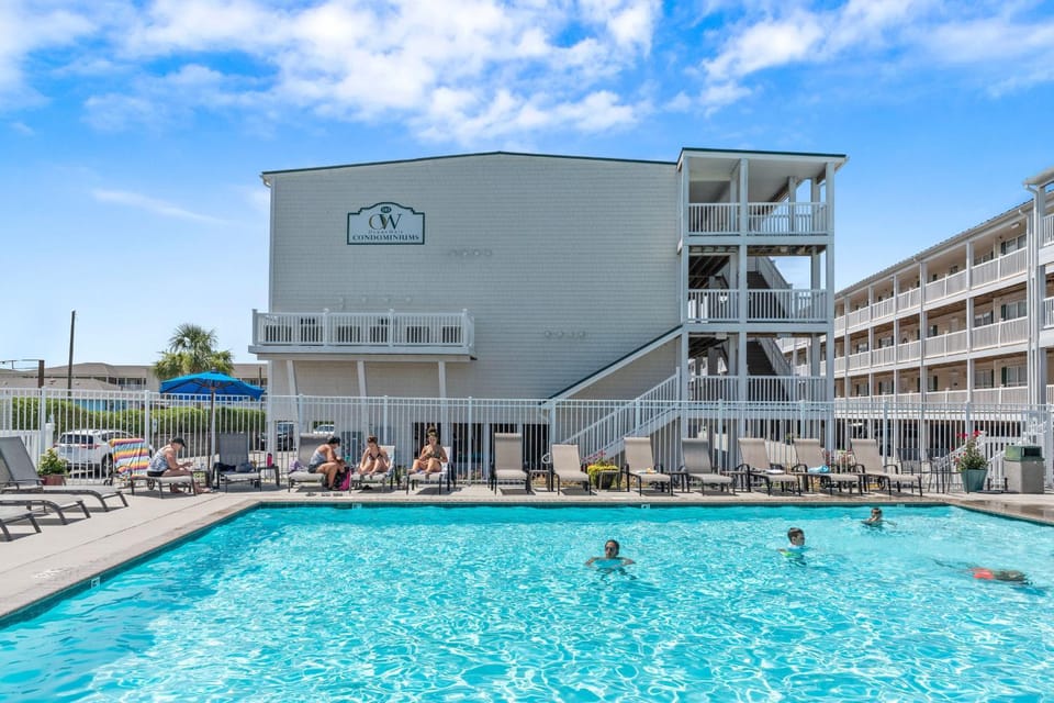 The Island Sandpiper by Oak Island Accommodations Apartment in Oak Island