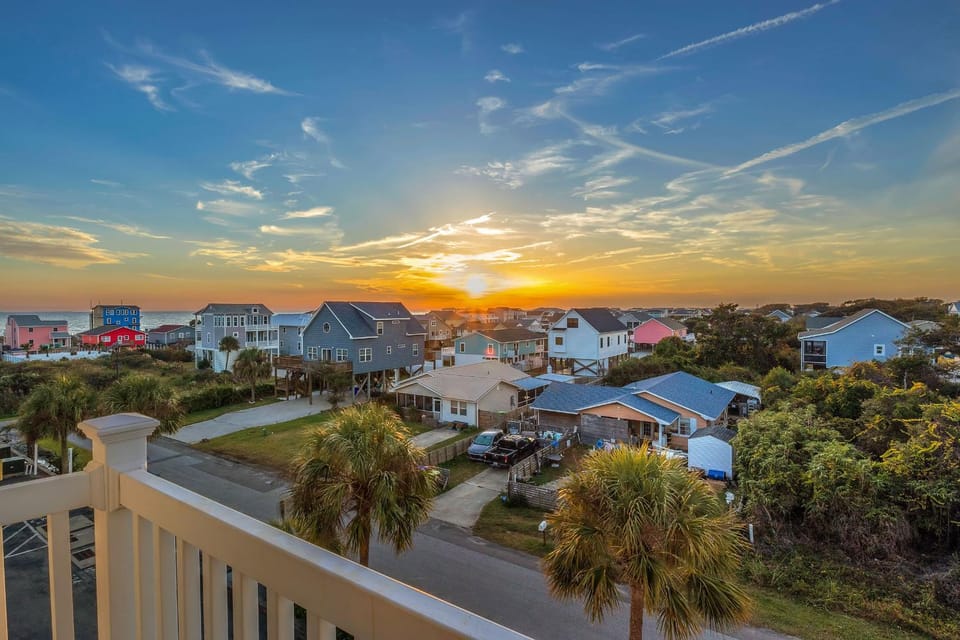 The Island Sandpiper by Oak Island Accommodations Apartment in Oak Island