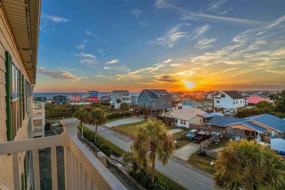 The Island Sandpiper by Oak Island Accommodations Apartment in Oak Island