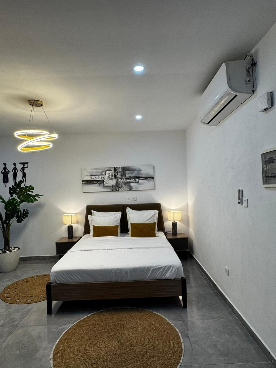 ORY luxury garden Jacuzzi Apartment in Africa