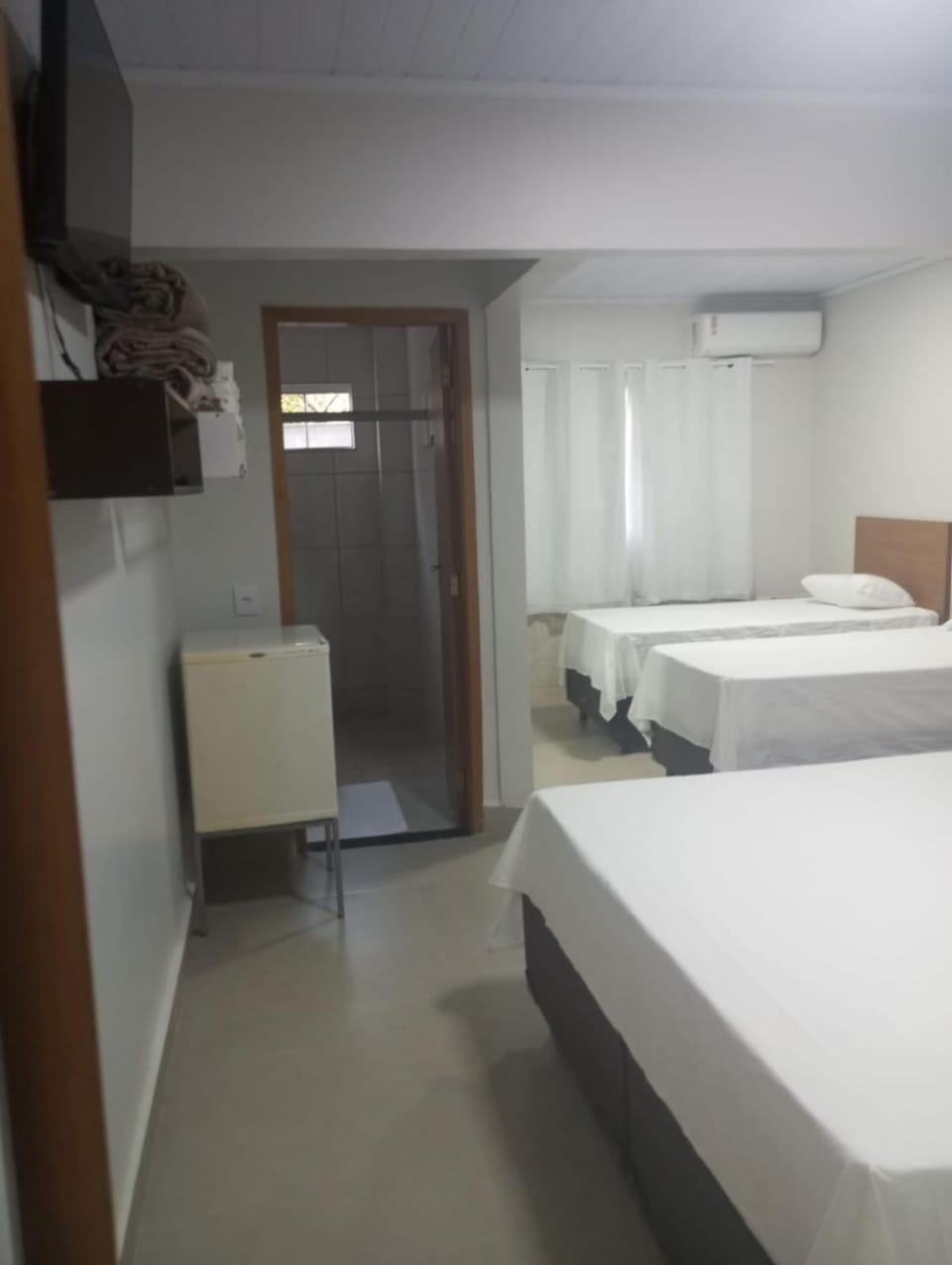 Bed, Photo of the whole room, Bedroom, air conditioner