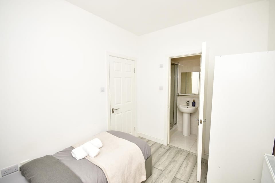 Toilet, Bedroom