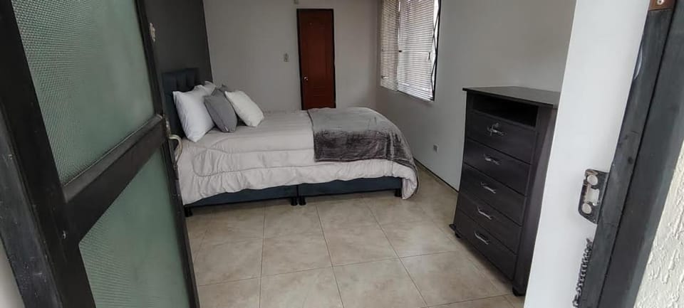 Bed, Living room, Photo of the whole room, Seating area, Bedroom