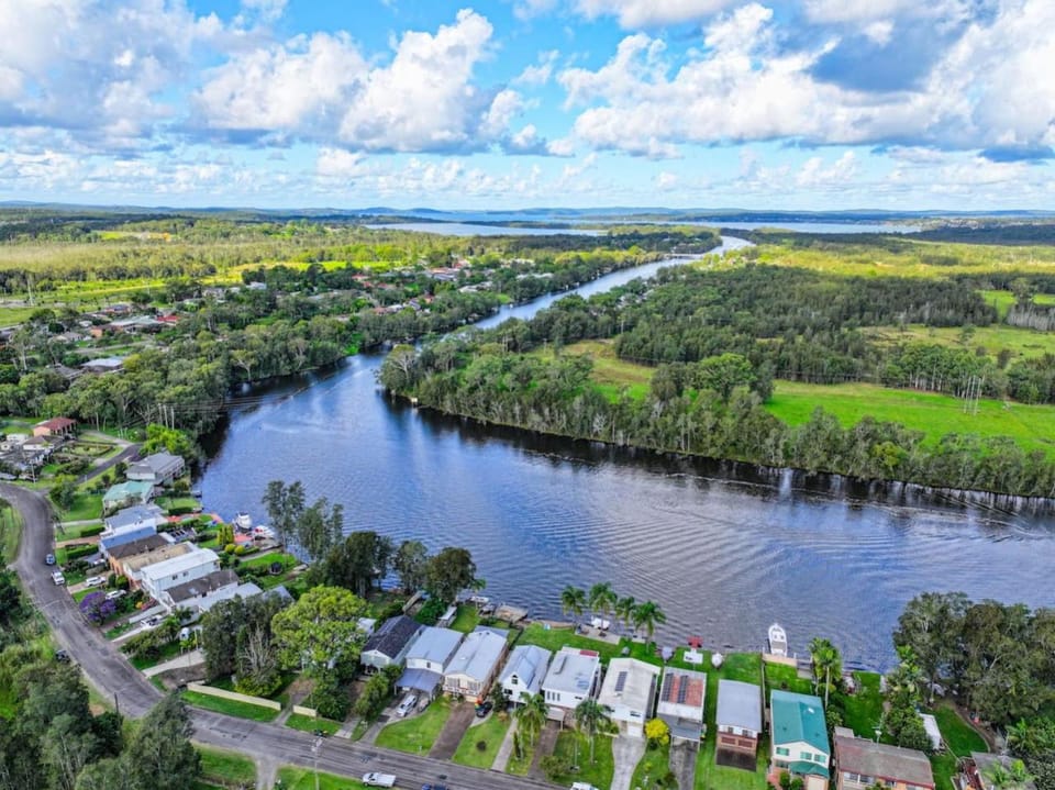 Neighbourhood, Bird's eye view, River view