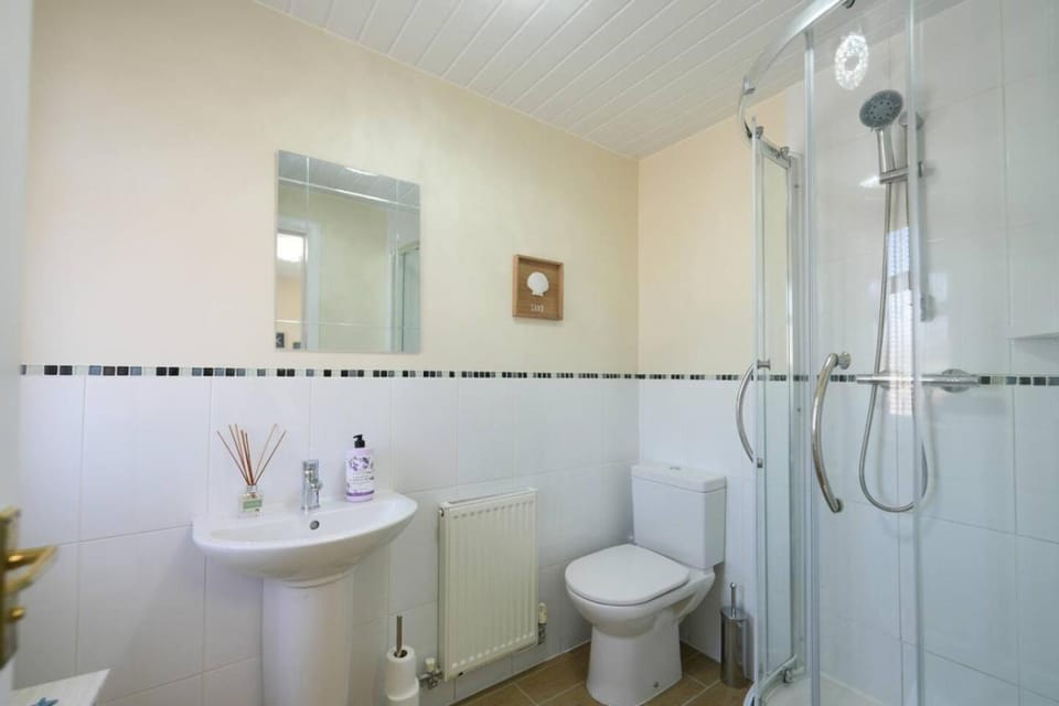 Caledonia by the Sea Apartment in England