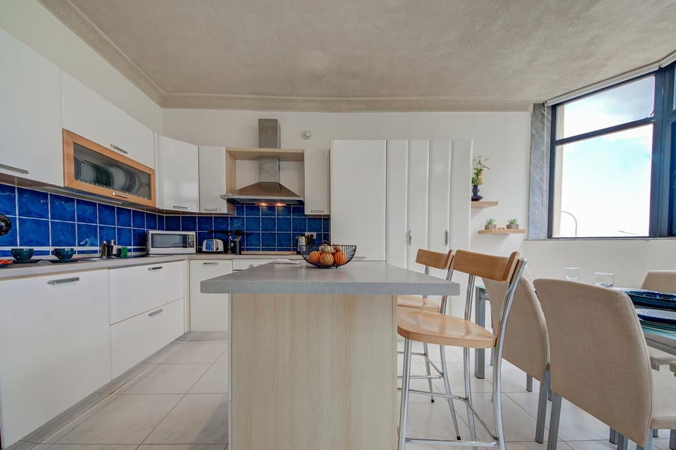 Casa Mare - Seafront - Tigné Point Sliema Apartment in Sliema