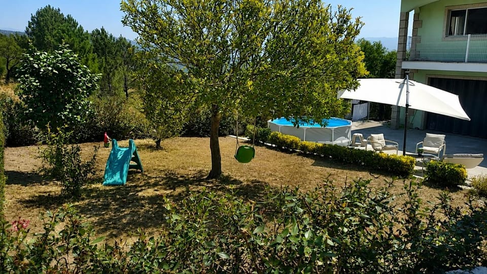 Private Pool River View Villa House in Porto District