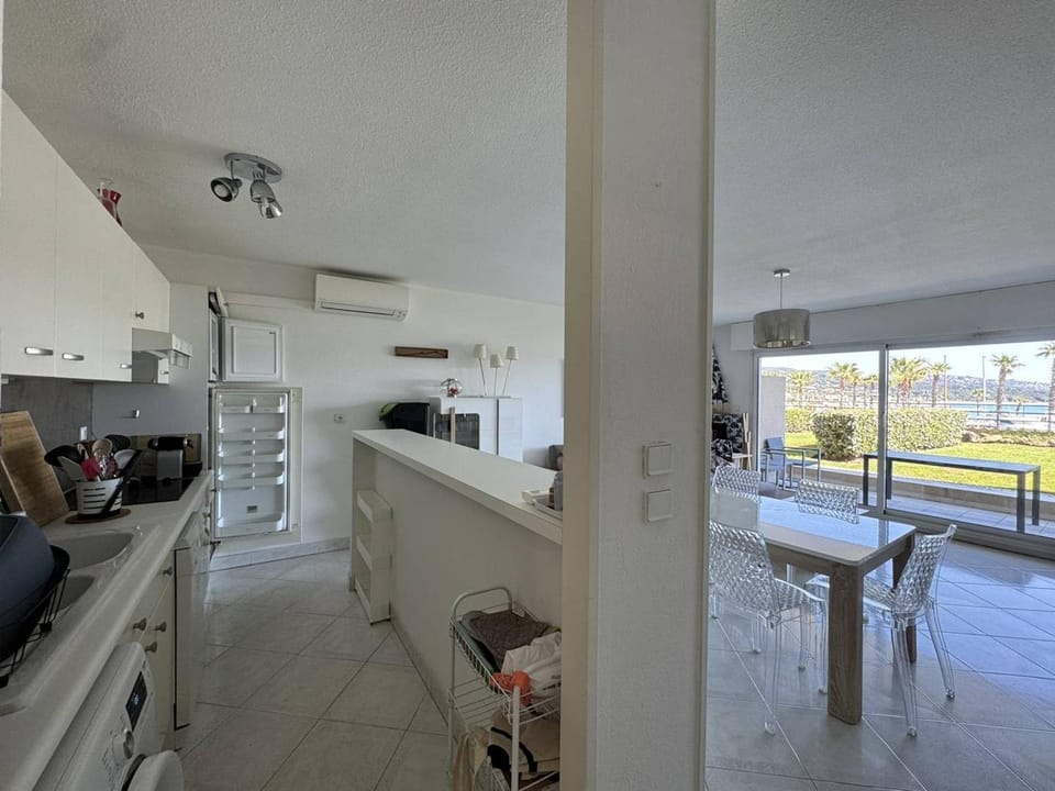 Appartement avec grande terrasse et garage à Cavalaire-sur-Mer - FR-1-100-355 Apartment in Cavalaire-sur-Mer