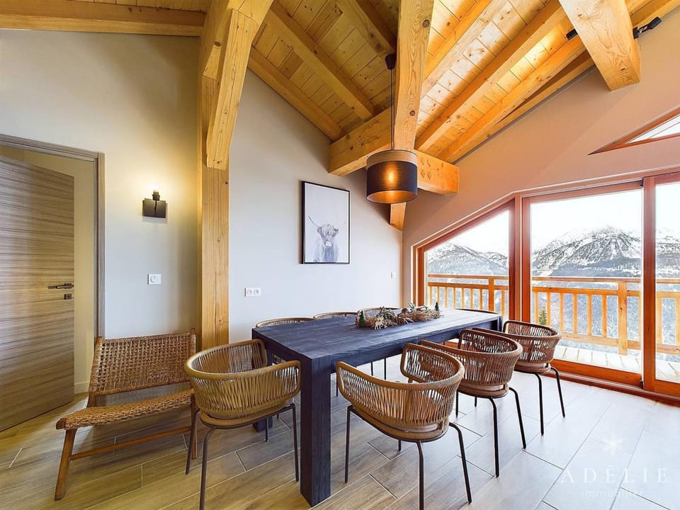 Appartement de luxe 8 pers. avec cheminée, parking, proche pistes et commerces - FR-1-398-683 Apartment in Montvalezan