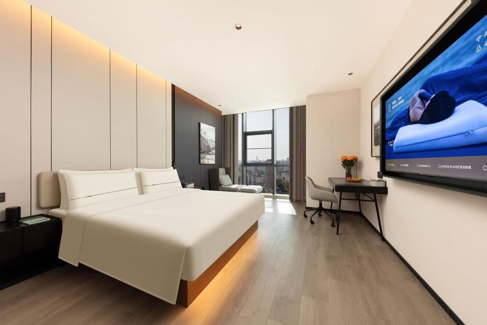 Communal lounge/ TV room, Photo of the whole room, Bedroom