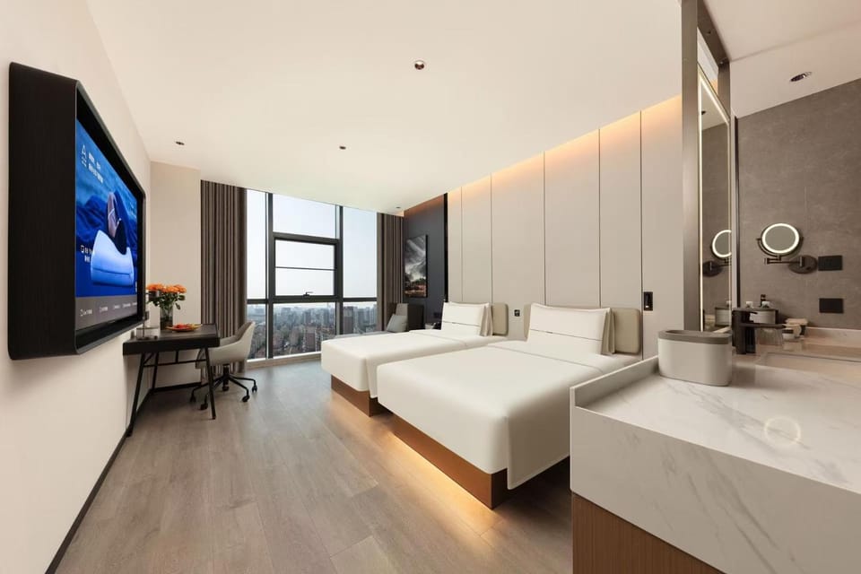 TV and multimedia, Photo of the whole room, Bedroom