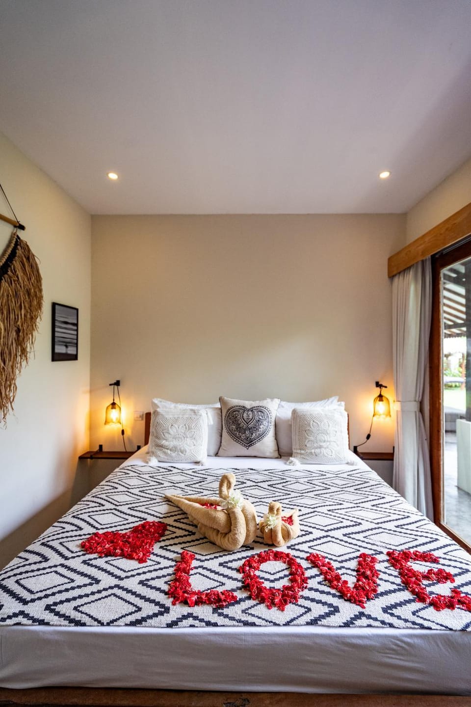 Bed, Bedroom, air conditioner