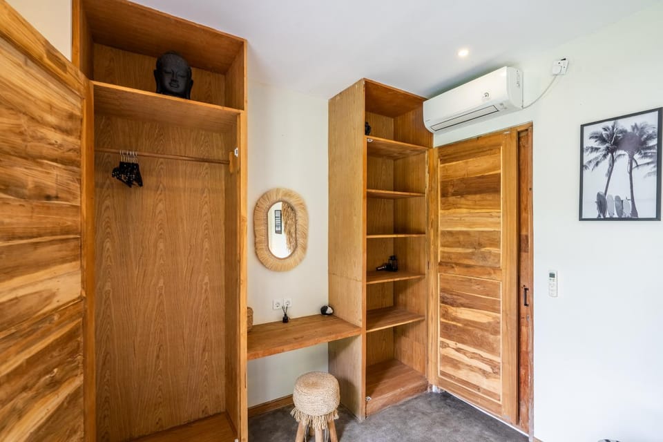 Bedroom, wardrobe, air conditioner