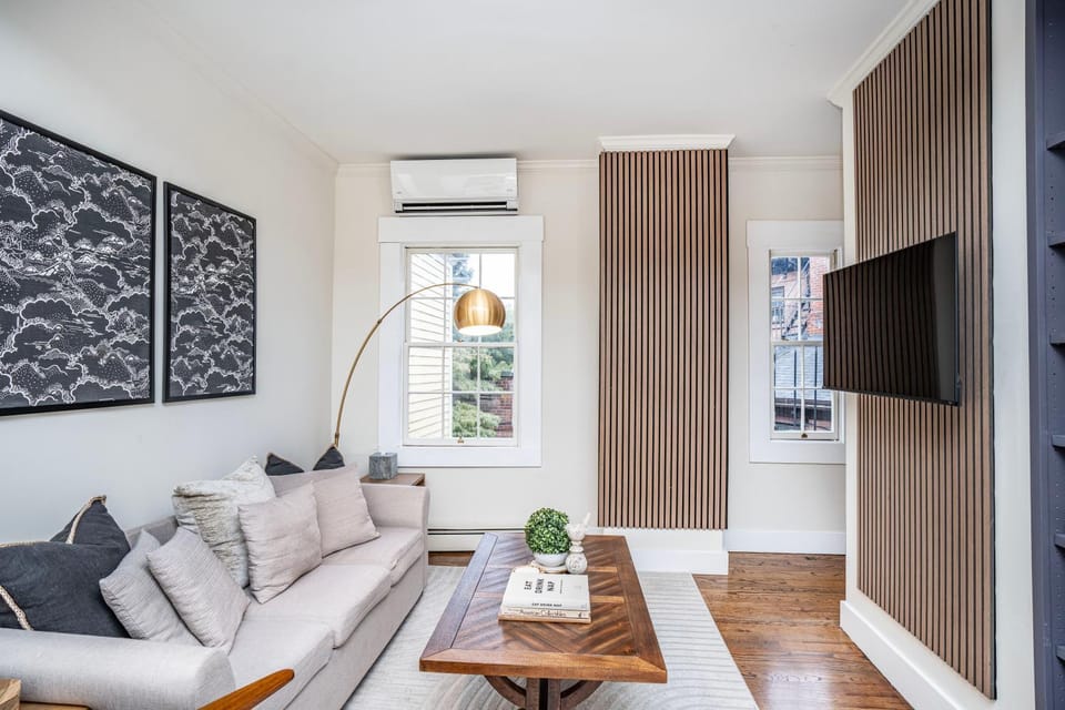 Living room, Seating area, air conditioner