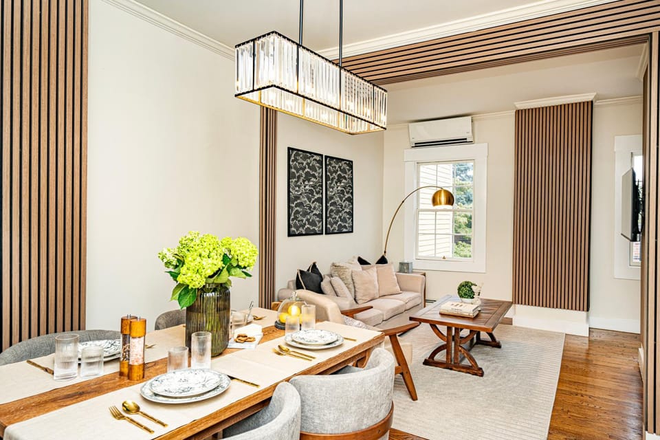 Living room, Food and drinks, Dining area, Food