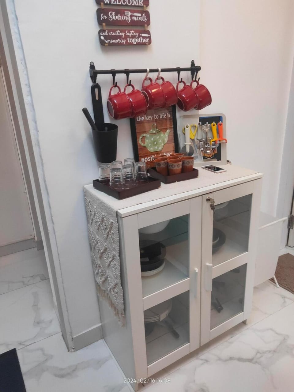 Kitchen or kitchenette, Food and drinks, Food