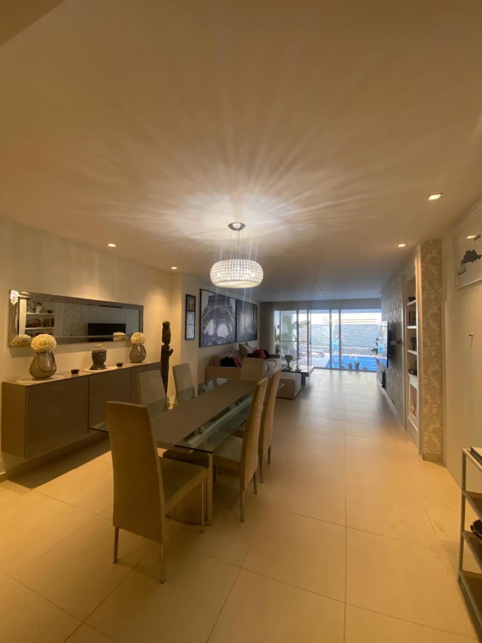 Kitchen or kitchenette, Living room, Seating area, Dining area