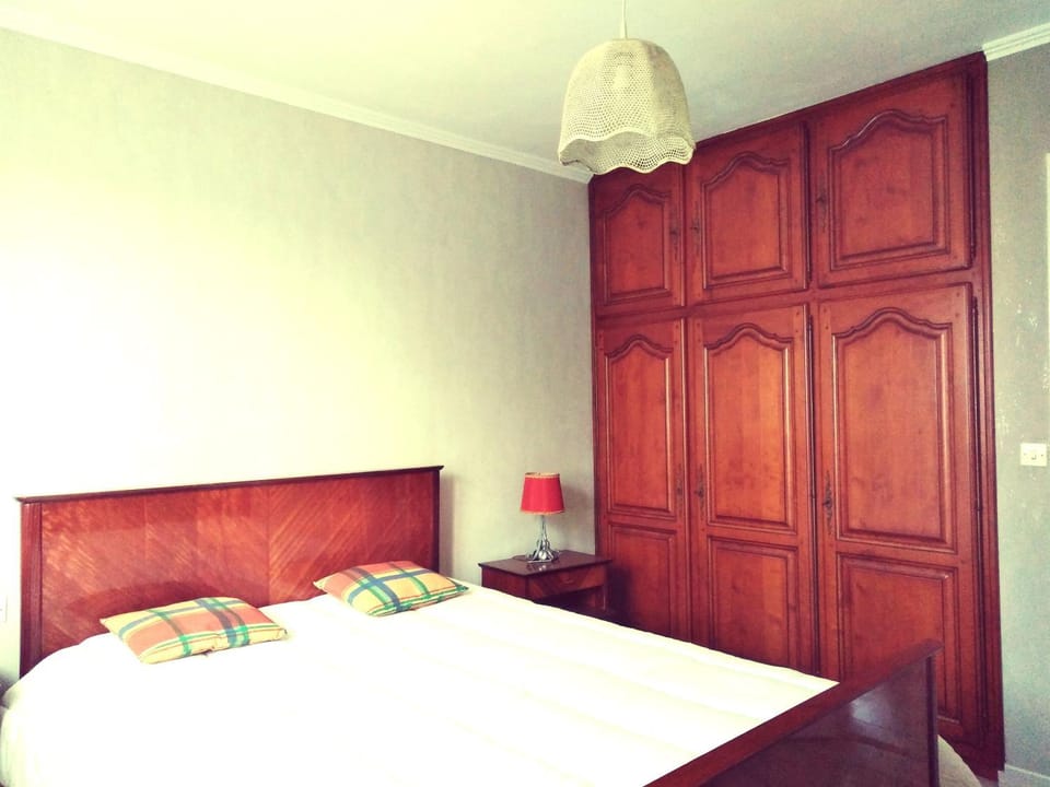 Bed, Photo of the whole room, Bedroom, wardrobe