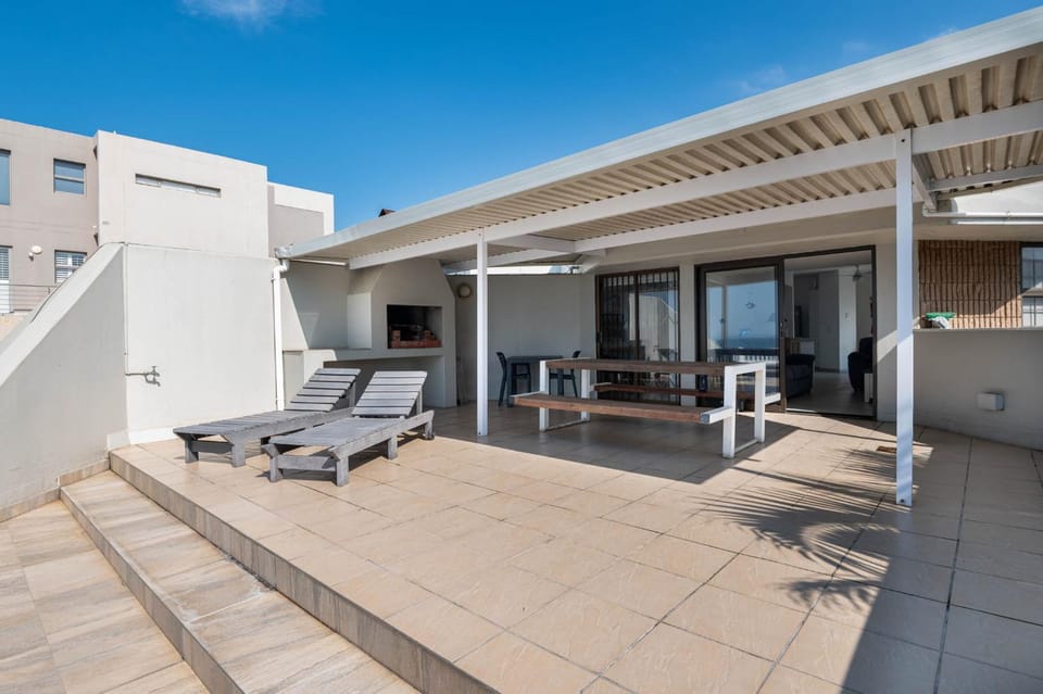 Patio, BBQ facilities, View (from property/room), Balcony/Terrace, Seating area, Dining area, Sea view, sunbed