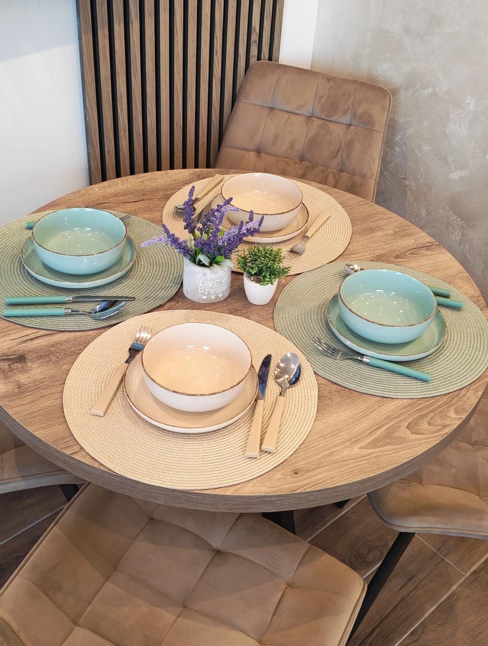 Food and drinks, Dining area