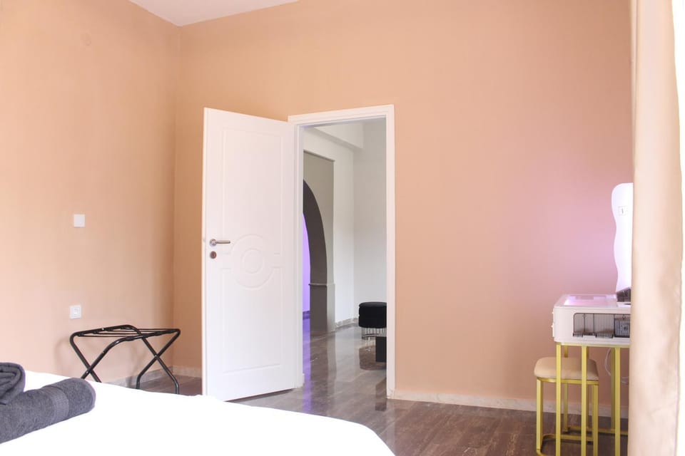 Be my guest at Kalamata House in Messenia