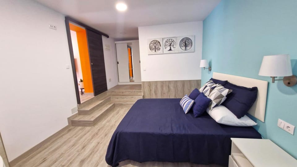 Bed, Photo of the whole room, Bedroom, wardrobe