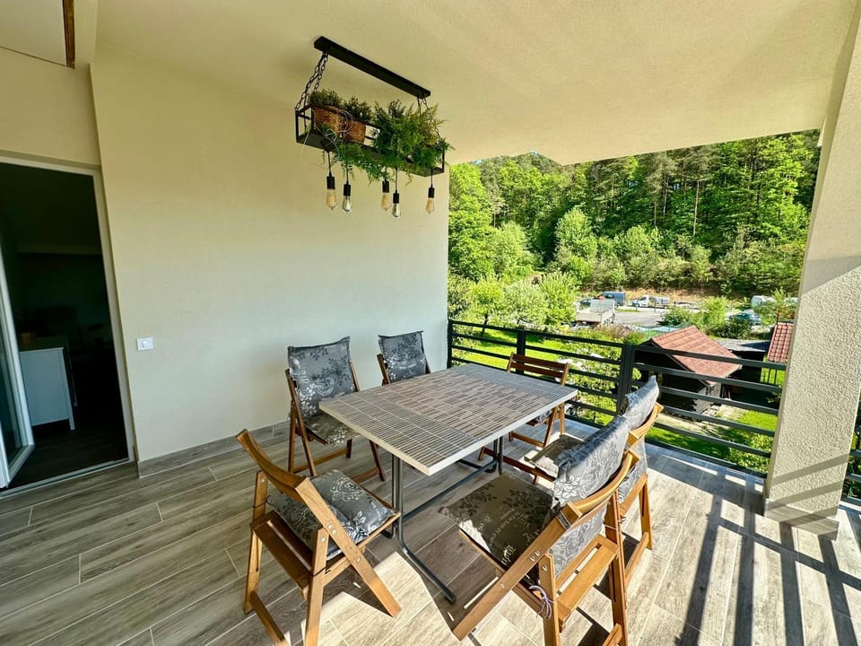 Balcony/Terrace, Dining area, Garden view