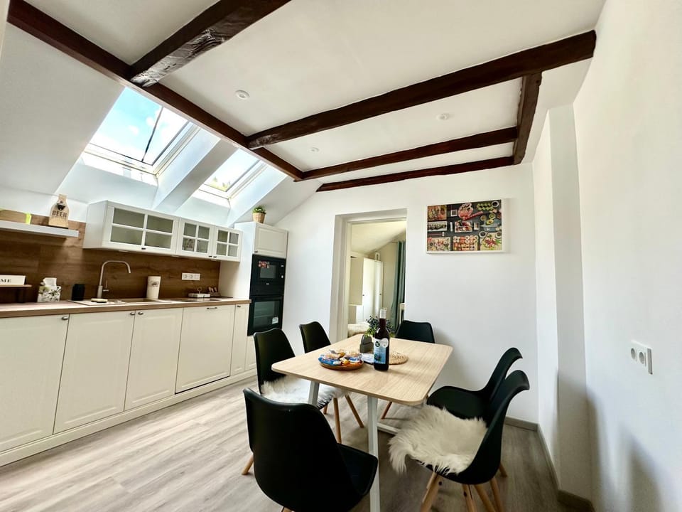 Kitchen or kitchenette, Seating area, Dining area