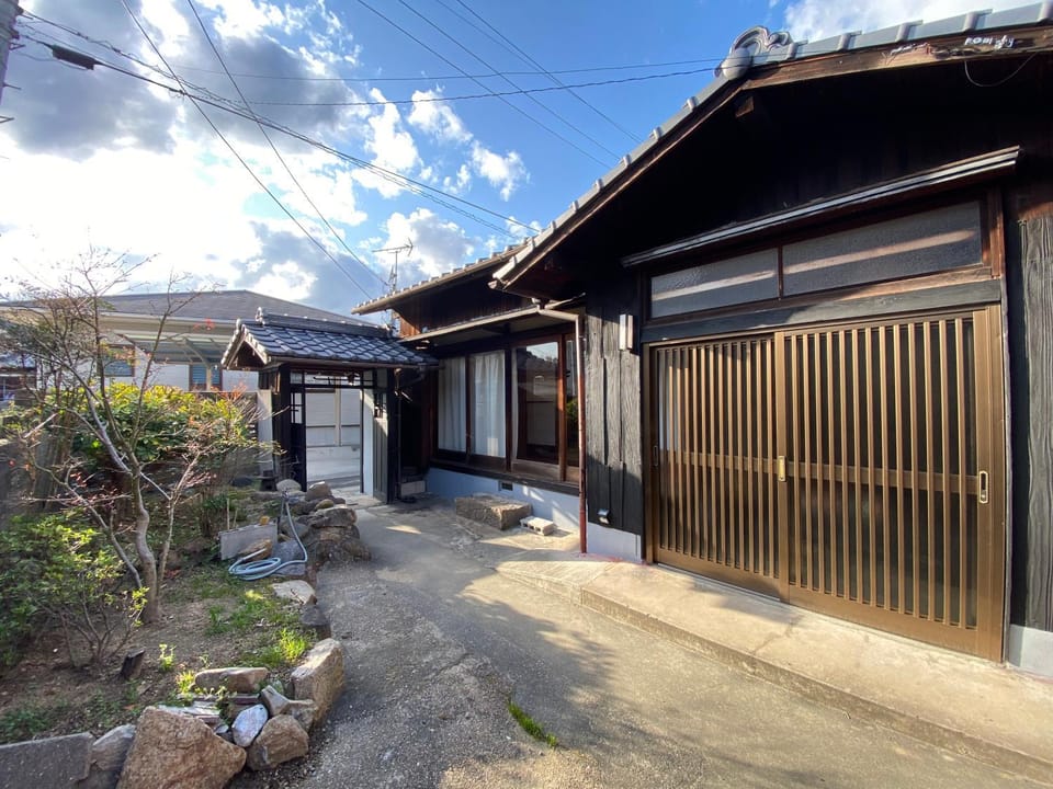 Property building, Day