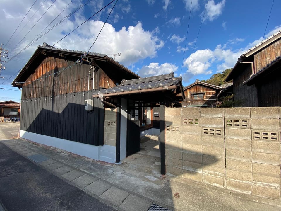 Property building, Day