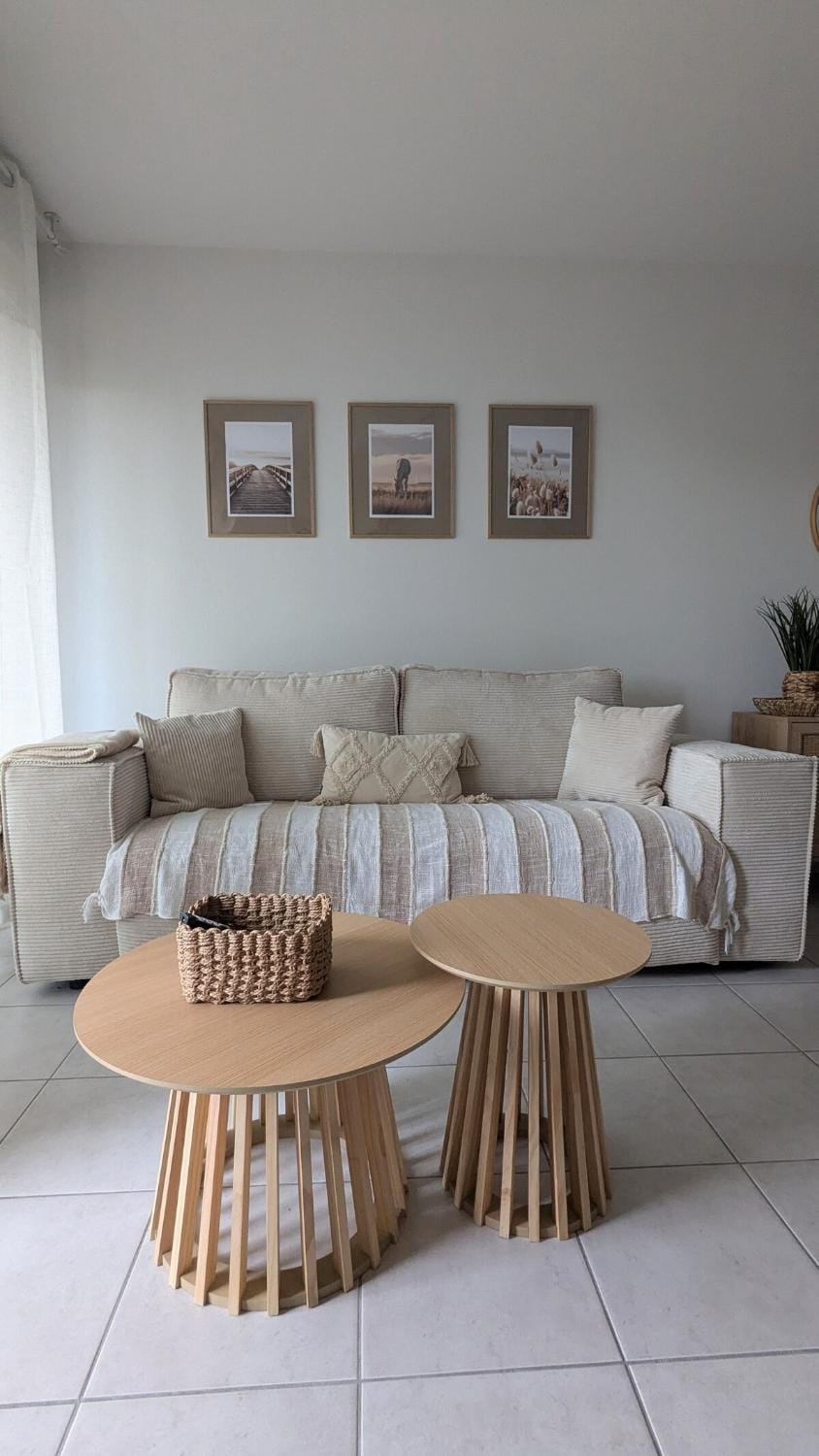 Bed, Living room