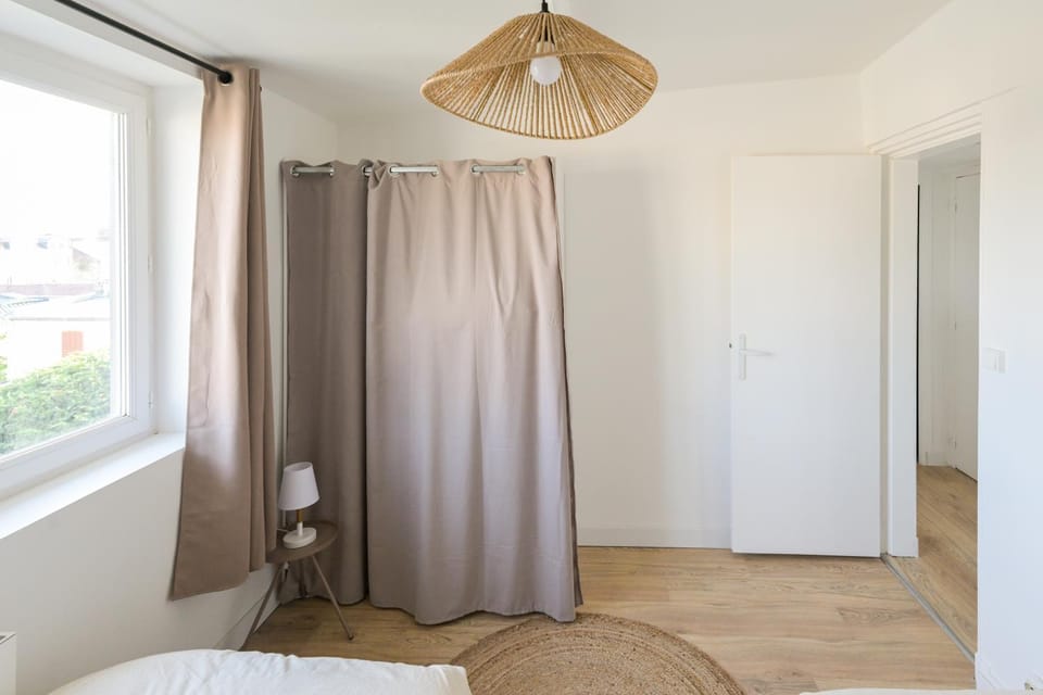 Bed, Photo of the whole room, Bedroom, furniture, heating, internet, storage