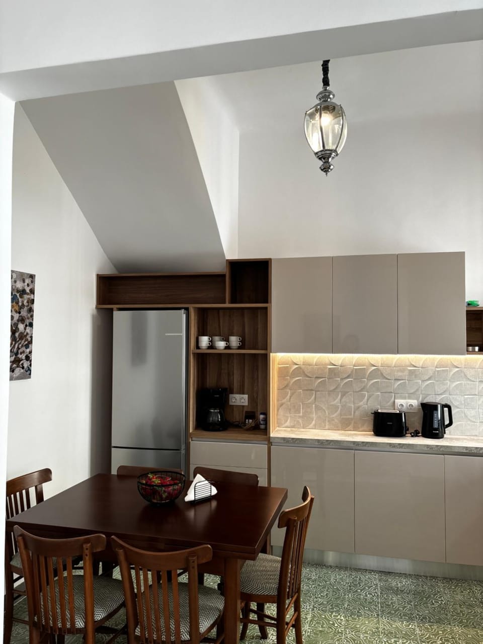Coffee/tea facilities, Kitchen or kitchenette, Dining area