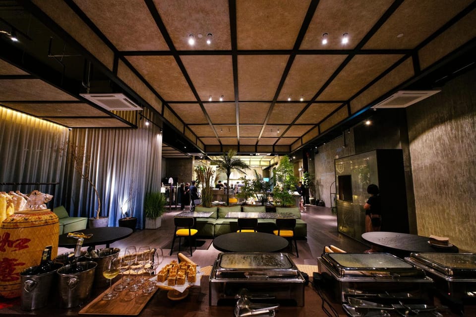 Restaurant/places to eat, Restaurant/places to eat, Food and drinks, Banquet/Function facilities, Seating area, Food, Area and facilities, Entertainment