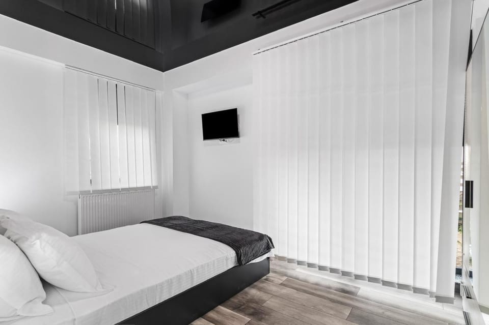 Communal lounge/ TV room, Bed, Photo of the whole room, Bedroom