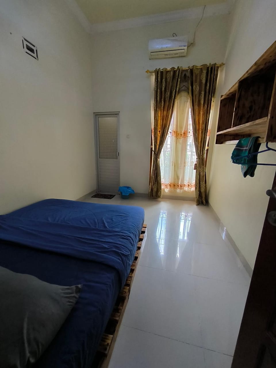 Bed, Photo of the whole room, Bedroom, air conditioner
