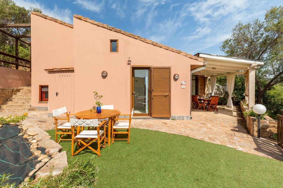 Property building, Patio, Garden, Dining area, Garden view