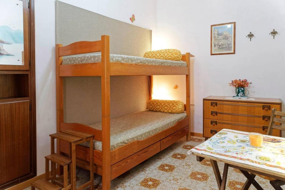 Photo of the whole room, bunk bed