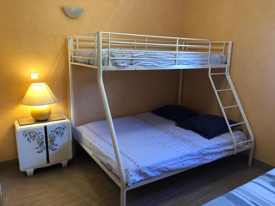 bunk bed