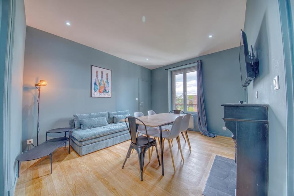 Fleurs d'Azur Apartment in Reims