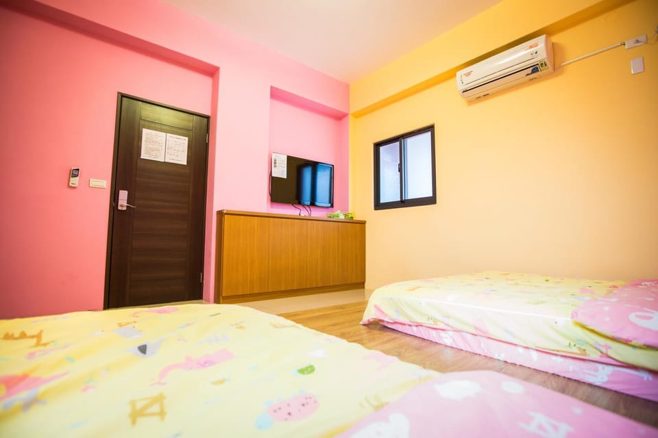 Photo of the whole room, bunk bed