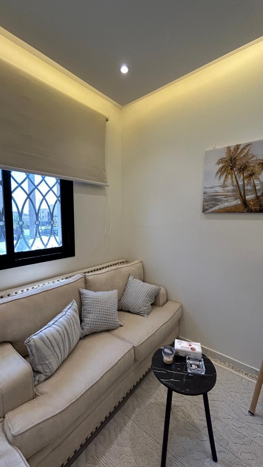 Modern & Close to Airport Apartment مسكن عصري بالقرب من المطار غرفة و صالة Apartment in Riyadh