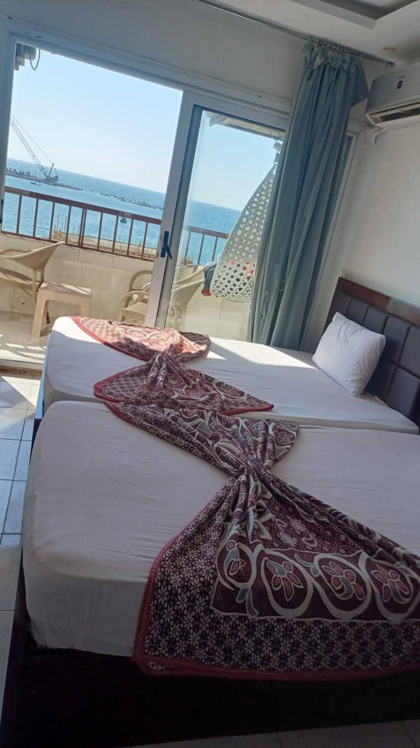 شقة مميزة بحر مباشر سيدى بشر Apartment in Alexandria