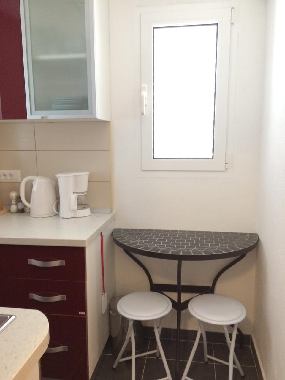 Day, Summer, Kitchen or kitchenette, Photo of the whole room, Decorative detail, Seating area, Dining area, On site