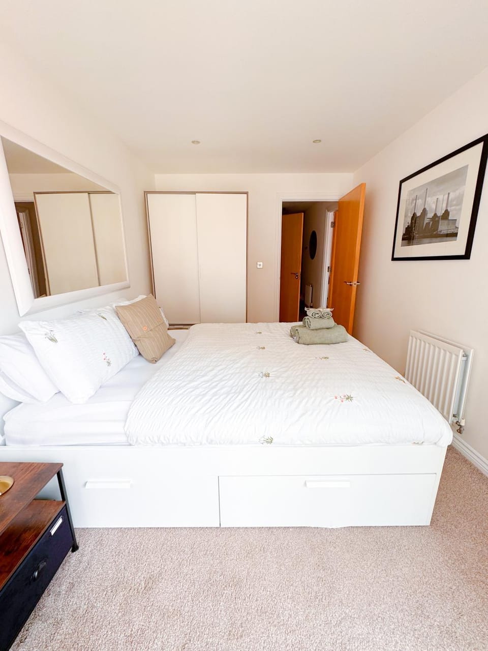 Bedroom, wardrobe