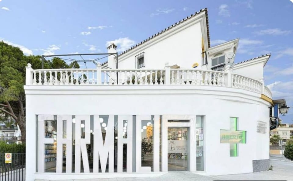 Estudio I vistas mar, cerca tren y Malaga Apartment in Torremolinos