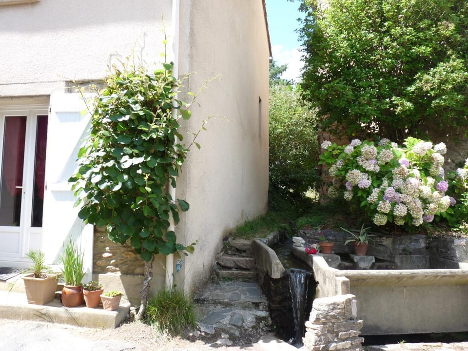 Villa hameau paisible Ardouane, à côté voie verte House in Occitanie
