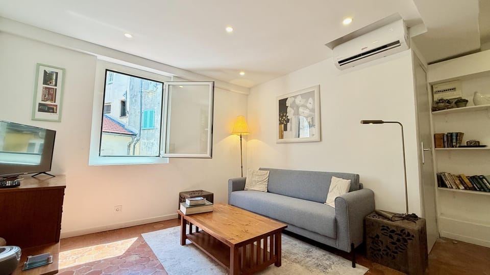 TV and multimedia, Living room, Photo of the whole room